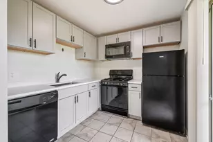 20 Gant Cir, Streamwood, IL 60107 - Photo 6