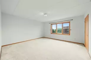 1327 Brown St, Des Plaines, IL 60016 - Photo 10