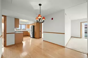 1327 Brown St, Des Plaines, IL 60016 - Photo 6