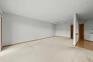 1327 Brown St, Des Plaines, IL 60016 - Photo 4