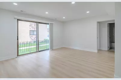 8504 W Catherine Avenue #1N, Chicago, IL 60656 - Photo 4