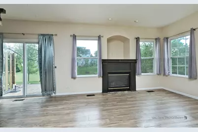 91 E Haines Drive, Hainesville, IL 60030 - Photo 8