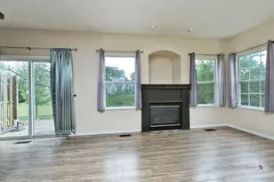91 E Haines Dr, Hainesville, IL 60030 - Photo 8