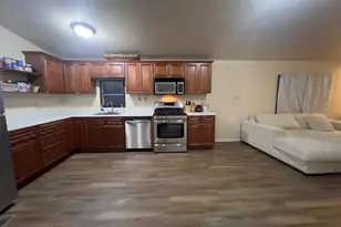 1094 Testa Dr, Justice, IL 60458 - Photo 8