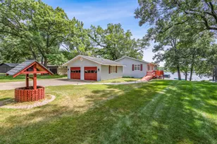 1301 Holiday Dr, Sandwich, IL 60548 - Photo 2