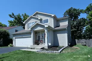 352 N Cornerstone Dr, Volo, IL 60020 - Photo 2