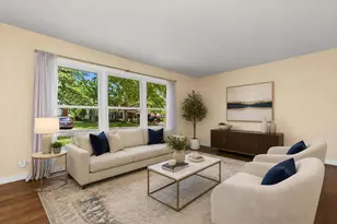 5 Keswick Ln, Vernon Hills, IL 60061 - Photo 2