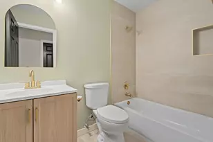 5 Keswick Ln, Vernon Hills, IL 60061 - Photo 8
