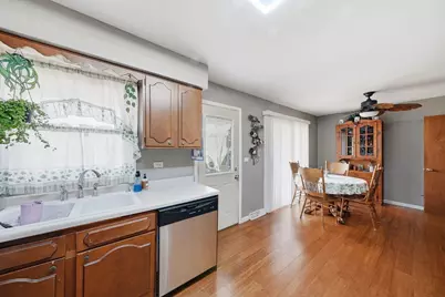 262 Bay Street, Wood Dale, IL 60191 - Photo 8