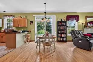 531 Springwood Ave, East Dundee, IL 60118 - Photo 14