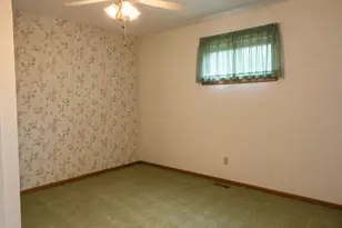 503 Milton St, Paris, IL 61944 - Photo 12