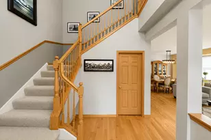 315 Red Sky Dr, Saint Charles, IL 60175 - Photo 2