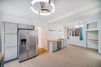 8100 S Cornell Avenue, Chicago, IL 60619 - Photo 10