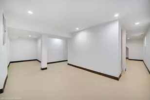 8100 S Cornell Ave, Chicago, IL 60619 - Photo 26