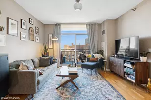 1134 W Granville Ave, Chicago, IL 60660 - Photo 2