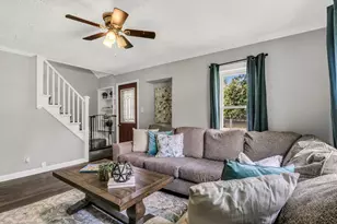 901 Flintwood Ct, Round Lake Heights, IL 60073 - Photo 6