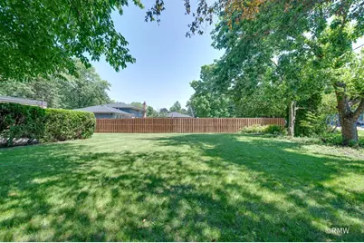 535 E Turner Avenue, Roselle, IL 60172 - Photo 2