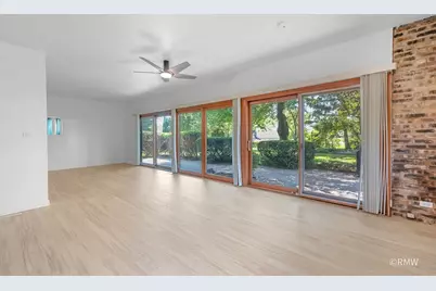 535 E Turner Avenue, Roselle, IL 60172 - Photo 10