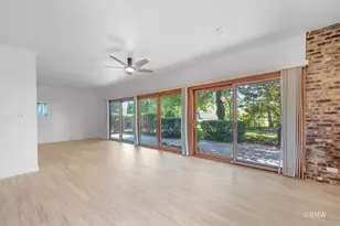535 E Turner Ave, Roselle, IL 60172 - Photo 10