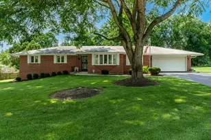 1441 Chokecherry Dr, Rockford, IL 61108 - Photo 1