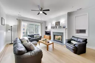 608 Hinman Ave, Evanston, IL 60202 - Photo 2