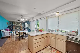 137 Mulford Dr, Elgin, IL 60120 - Photo 12