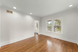 130 S Washington St, Westmont, IL 60559 - Photo 4