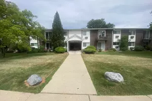 9581 Dee Rd, Des Plaines, IL 60016 - Photo 2
