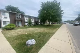 9581 Dee Rd, Des Plaines, IL 60016 - Photo 4