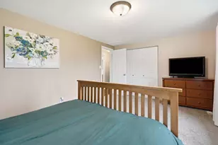 408 S 10th Ave, New Windsor, IL 61465 - Photo 8