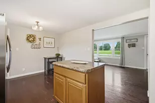 408 S 10th Ave, New Windsor, IL 61465 - Photo 6