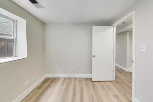1938 W Melrose St, Chicago, IL 60657 - Photo 12