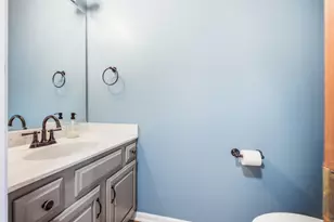 356 Yorkshire Dr, Mundelein, IL 60060 - Photo 8