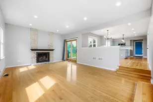 356 Yorkshire Dr, Mundelein, IL 60060 - Photo 6