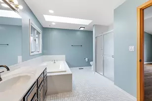 356 Yorkshire Dr, Mundelein, IL 60060 - Photo 20