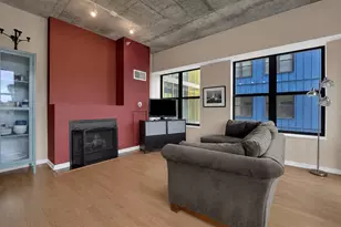 1122 W Catalpa Ave, Chicago, IL 60640 - Photo 6