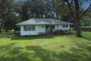 2214 N State Route 1, Watseka, IL 60970 - Photo 2