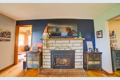 2214 N State Route 1, Watseka, IL 60970 - Photo 12