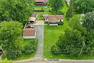 809 Washington St, Woodstock, IL 60098 - Photo 1
