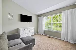 1102 Iron Horse Ct, Elgin, IL 60124 - Photo 20