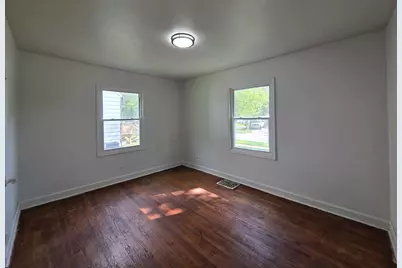 2302 Horeb Avenue, Zion, IL 60099 - Photo 4