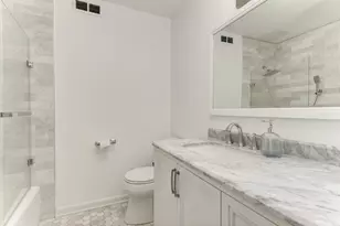 4250 N Marine Dr, Chicago, IL 60613 - Photo 20