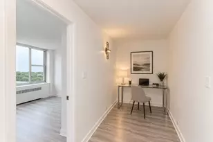 4250 N Marine Dr, Chicago, IL 60613 - Photo 10