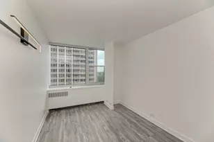 4250 N Marine Dr, Chicago, IL 60613 - Photo 8