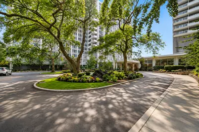 4250 N Marine Drive #807, Chicago, IL 60613 - Photo 2