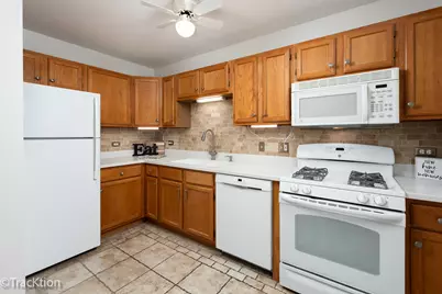 57 E Hattendorf Avenue #210, Roselle, IL 60172 - Photo 6