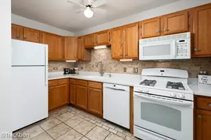57 E Hattendorf Ave, Roselle, IL 60172 - Photo 6