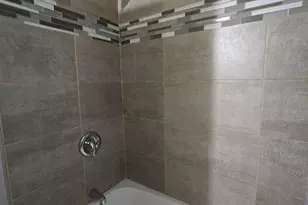 8622 S Escanaba Ave, Chicago, IL 60617 - Photo 24