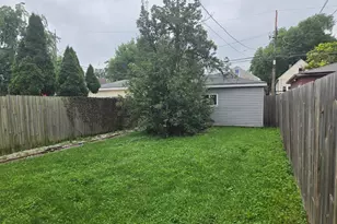 8622 S Escanaba Ave, Chicago, IL 60617 - Photo 28