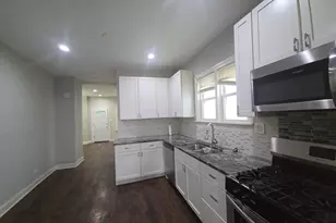 8622 S Escanaba Ave, Chicago, IL 60617 - Photo 6